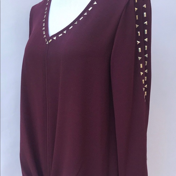 I.N.Studio Blouse  Vneck studded long sleeves NWT - Picture 4 of 6